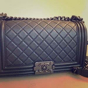 Chanel Le boy so black